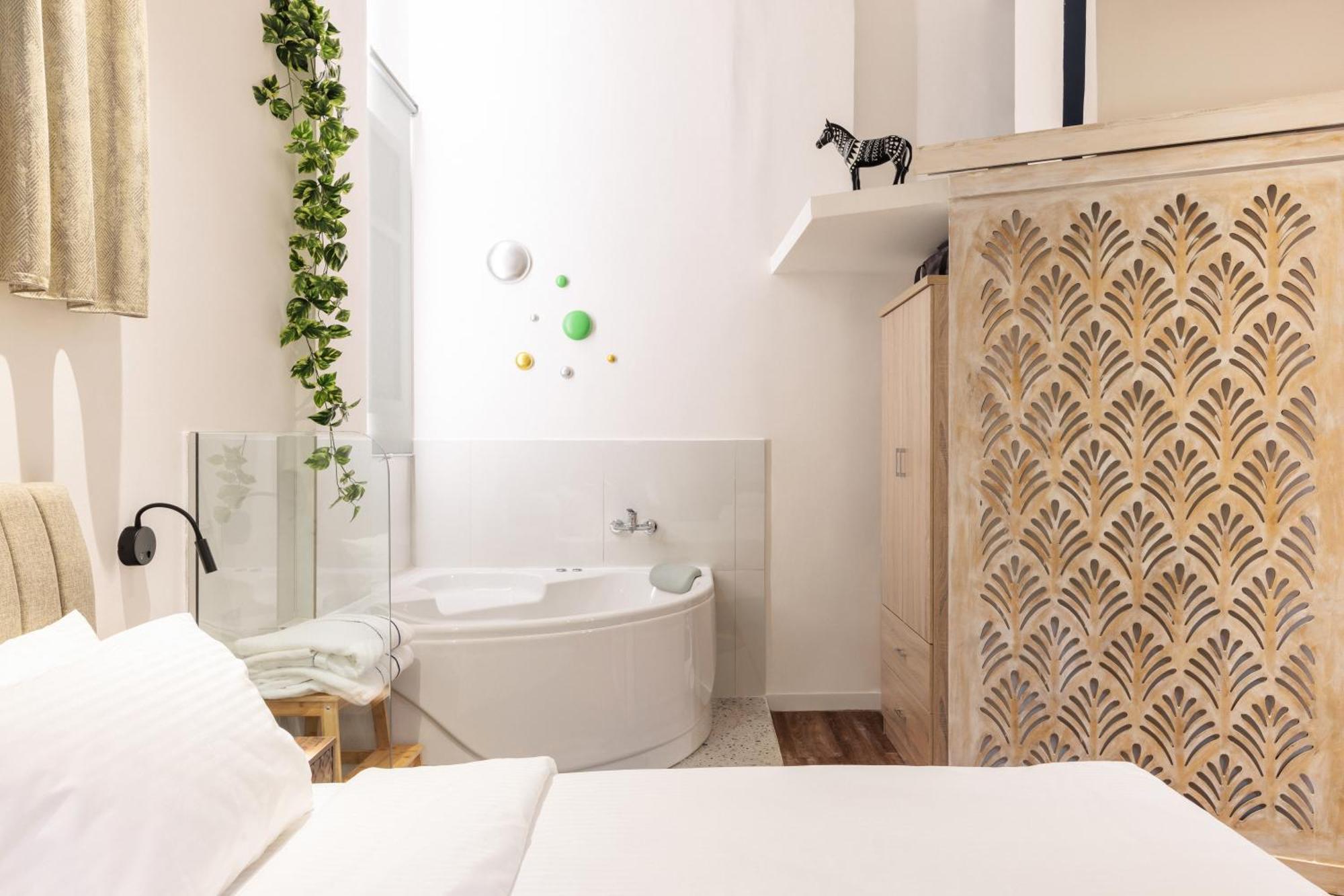 Couple-In Magical Suite With Jacuzzi Thessaloniki Exterior foto